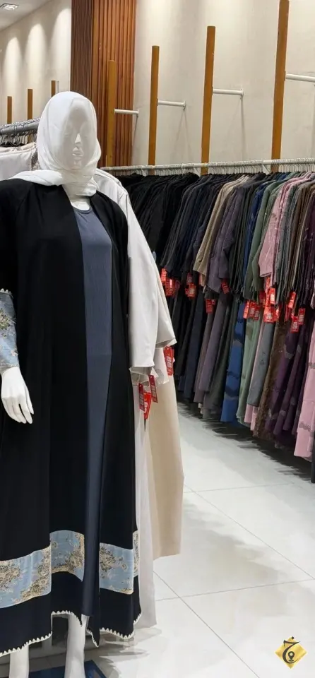 جولد بلاك للعبايات